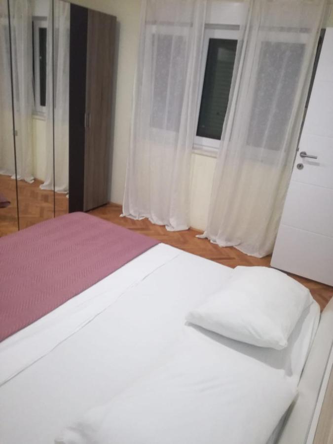 Apartmani Ivica Martic Duće Exteriör bild
