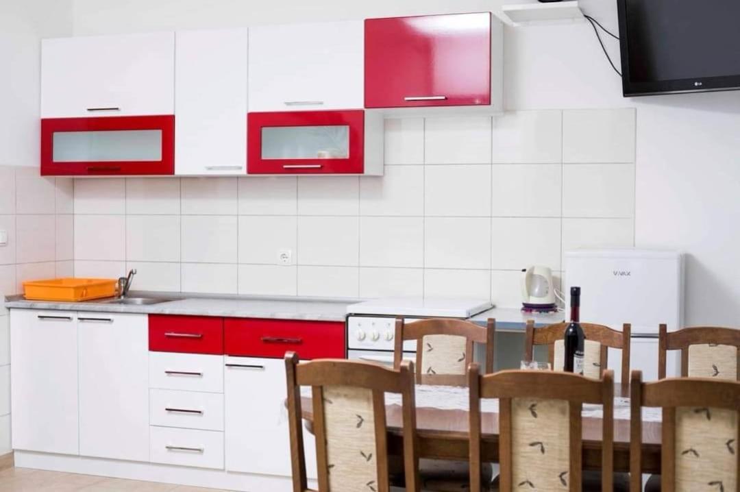 Apartmani Ivica Martic Duće Exteriör bild